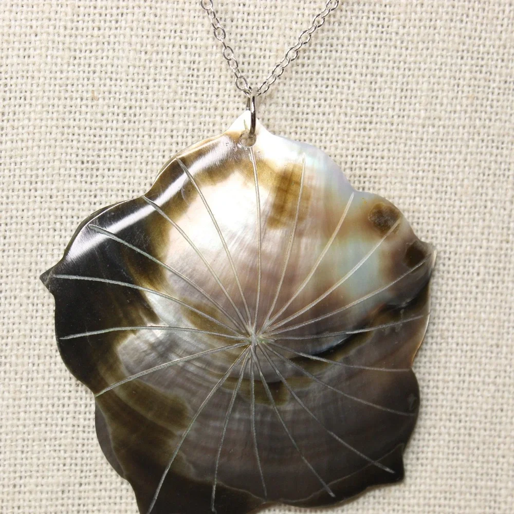 Necklace Carved Black Mother of Pearl Shell Flower Pendant 18.5in Silver Tone